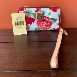 Dooney & Bourke Walllet Wristlet
